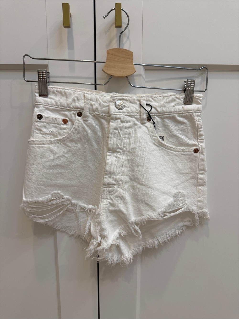 Zara White Distressed Frayed Hem Denim Shorts
